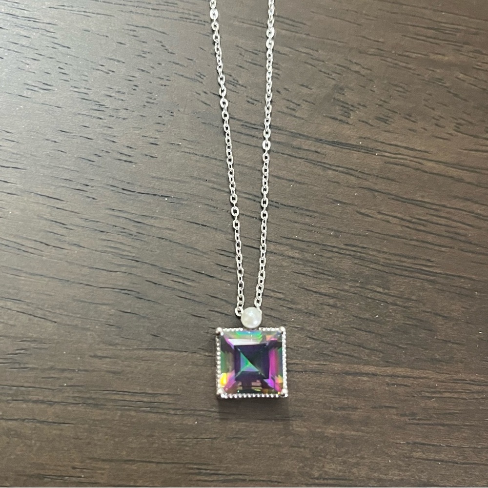 Natural Rainbow Quarts Pendant Necklace - Picture 2 of 7